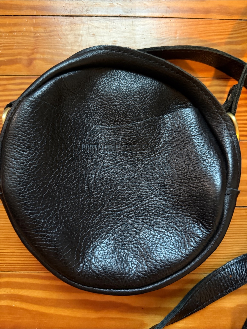 Portland leather small Round Black Leather Crossbody Bag - Picture 2 of 5